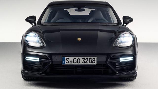 2019 Porsche Panamera 4 Executive  第2張相片