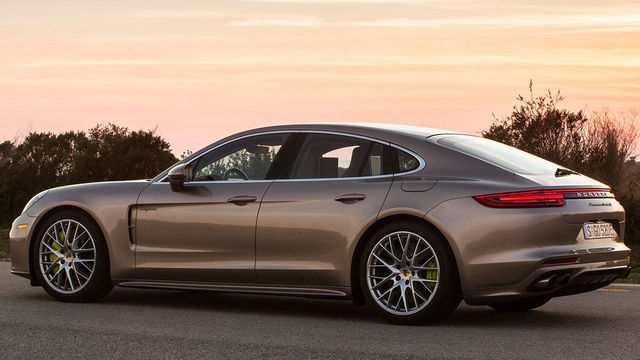 2019 Porsche Panamera Turbo S  E-Hybrid  第4張相片