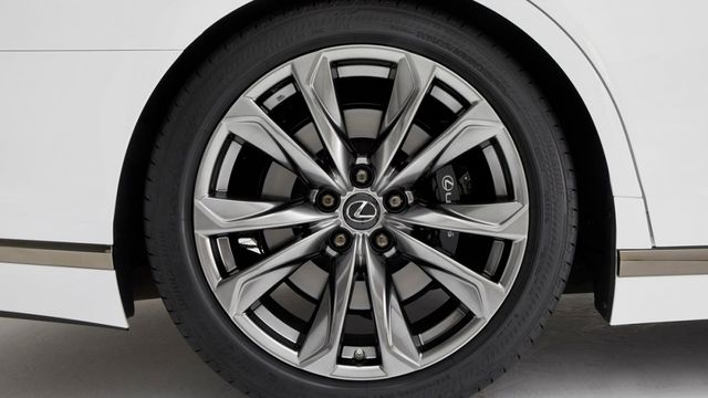 2019 Lexus LS 500 F Sport版  第5張相片