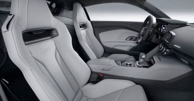 2017 Audi R8 Coupe V10 Plus  第7張相片