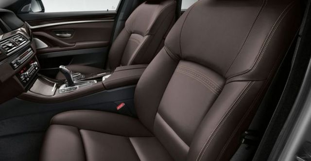 2017 BMW 5-Series Sedan 520d  第8張相片