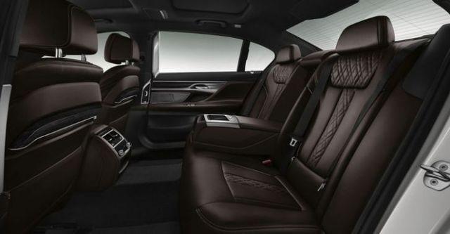 2017 BMW 7-Series 750Li  第9張相片