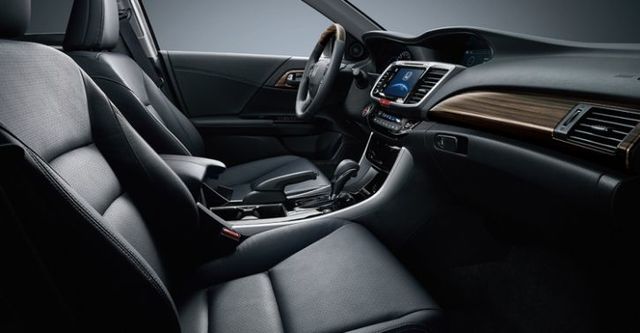 2017 Honda Accord Hybrid  第9張相片