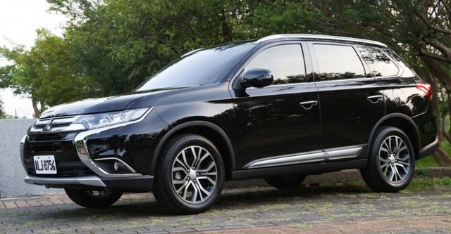 2017 Mitsubishi Outlander 典藏型  第4張相片