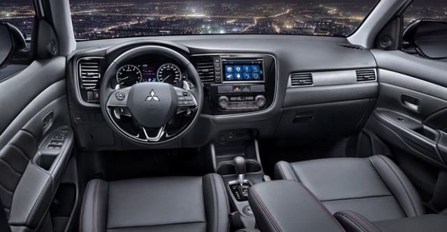 2017 Mitsubishi Outlander 旗艦型七人座  第8張相片