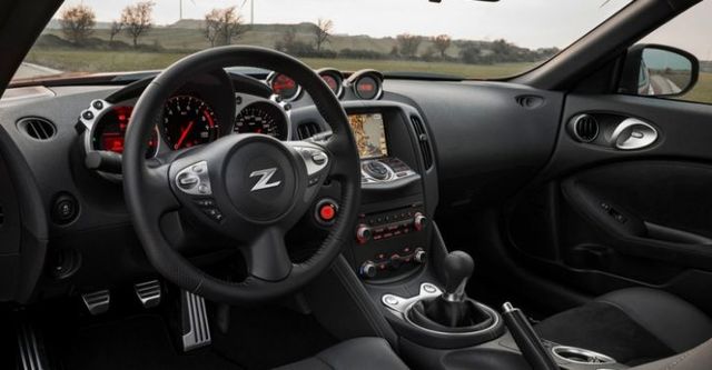 2017 Nissan 370Z Coupe 3.7  第10張相片