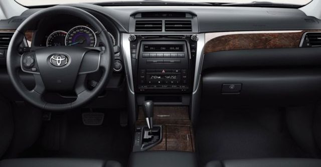 2017 Toyota Camry 2.0經典  第7張相片