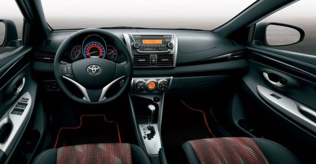 2017 Toyota Yaris 1.5經典S  第6張相片