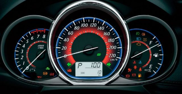 2017 Toyota Yaris 1.5經典S  第10張相片