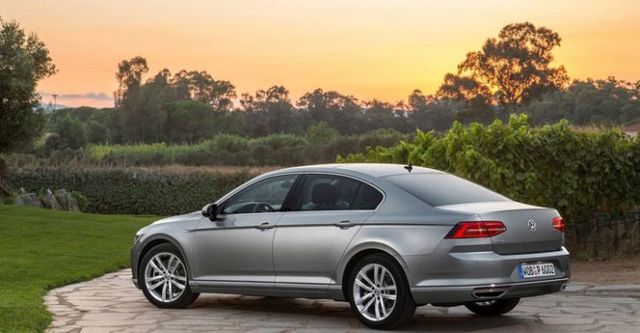 2017 Volkswagen Passat Sedan 330 TSI HL  第5張相片