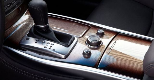 2017 Infiniti Q70 3.7 V6旗艦款  第9張相片