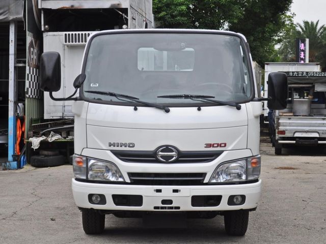 Hino 300  第5張相片