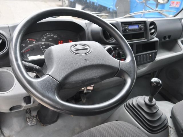 Hino 300  第8張相片