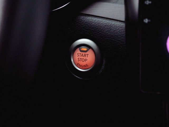 Nissan Tiida  第2張相片