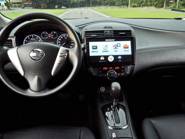 Nissan Tiida  第8張相片