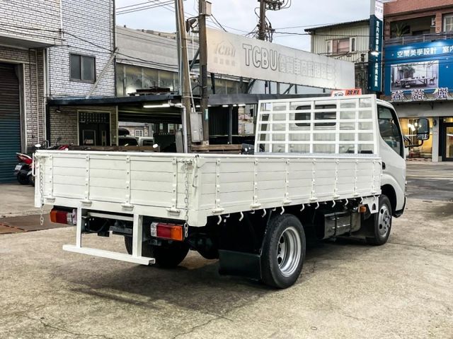 Hino 300  第3張相片