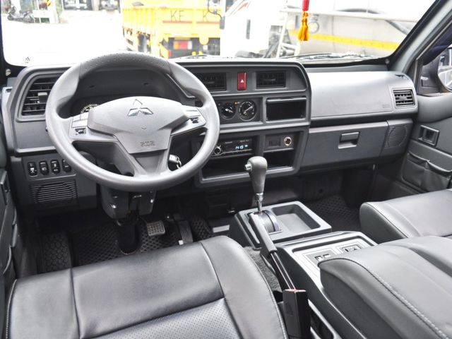 Mitsubishi Delica  第7張相片