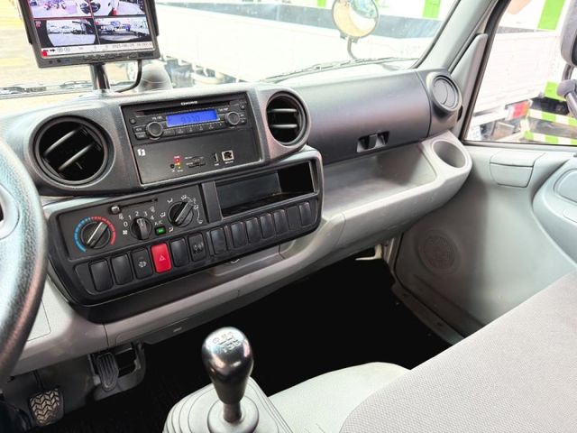 Hino 300  第2張相片