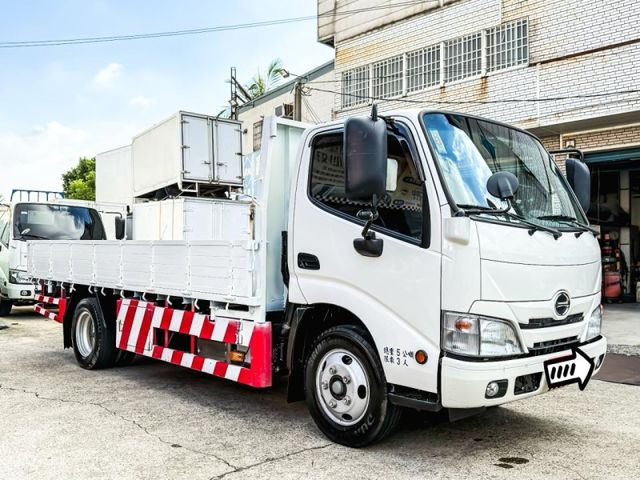Hino 300  第6張相片