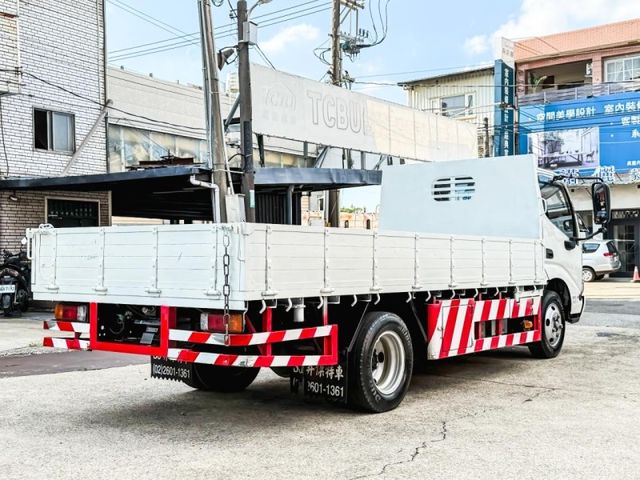 Hino 300  第7張相片