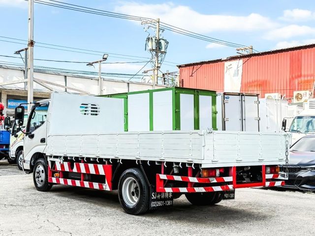 Hino 300  第8張相片