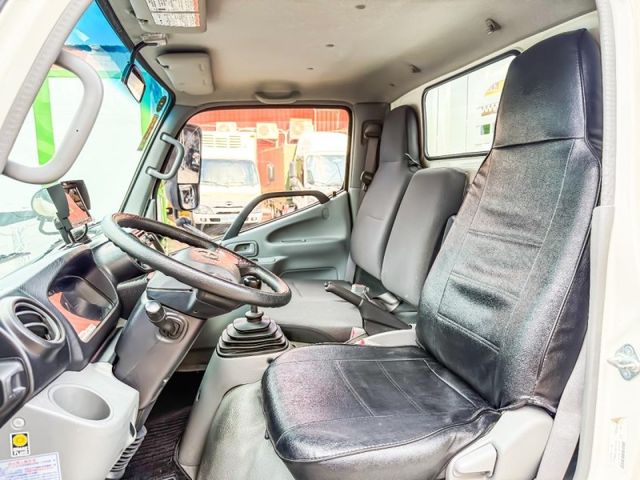 Hino 300  第12張相片