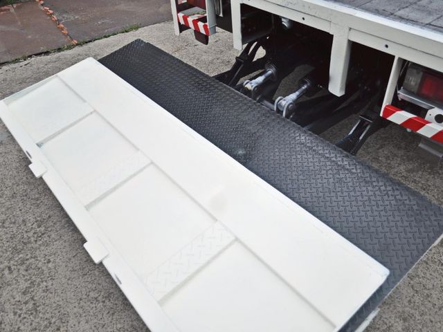 Hino 300  第9張相片