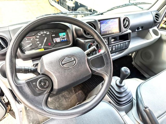 Hino 300  第3張相片