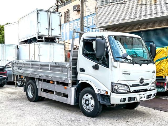 Hino 300  第7張相片