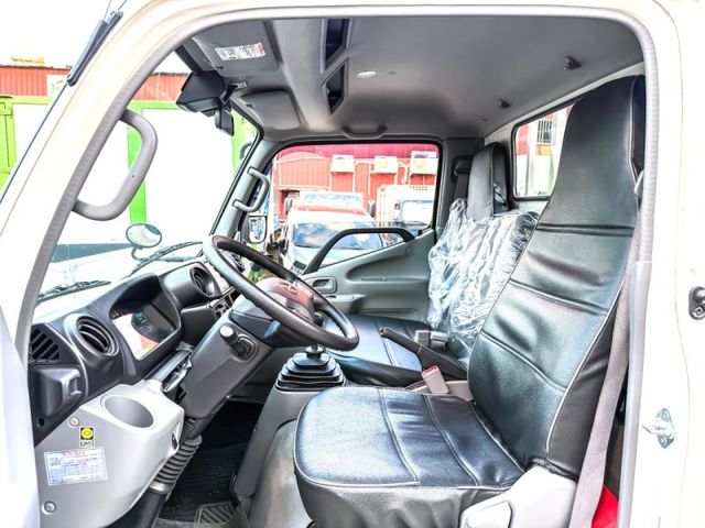 Hino 300  第9張相片