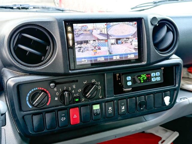 Hino 300  第1張相片