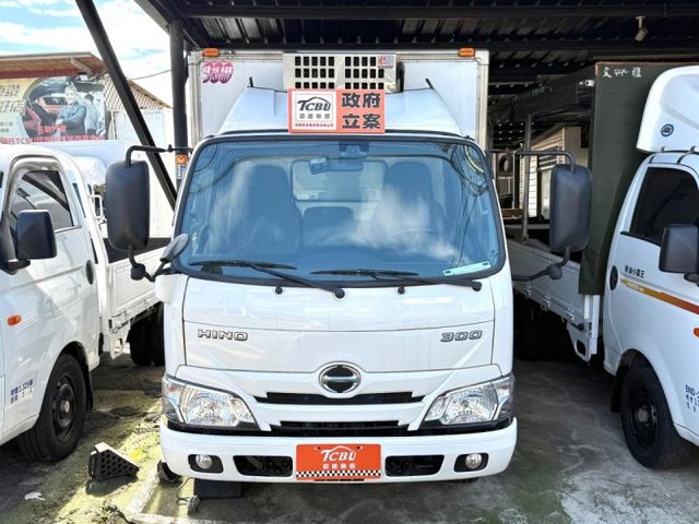 Hino 300  第5張相片