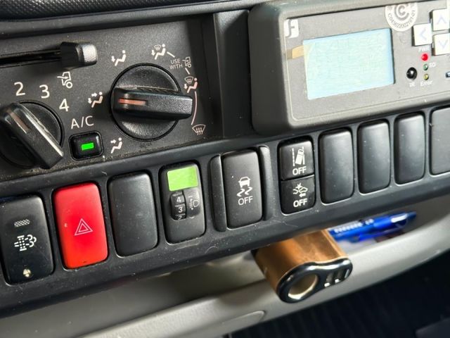 Hino 300  第3張相片