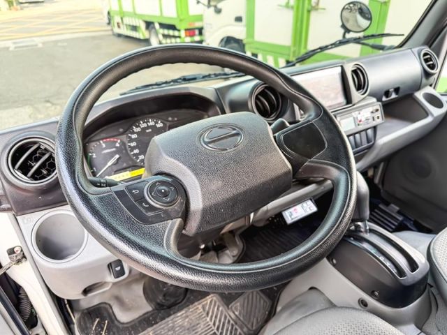 Hino 300  第11張相片