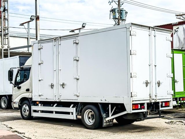 Hino 300  第6張相片