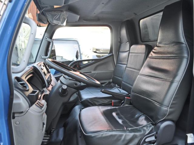 Mitsubishi Canter  第9張相片