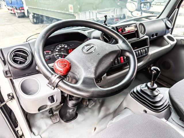 Hino 300  第1張相片