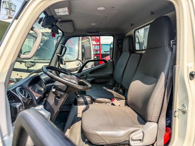 Hino 300  第2張相片