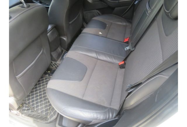 Ford FOCUS  第9張相片