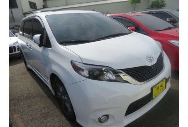Toyota SIENNA  第1張相片