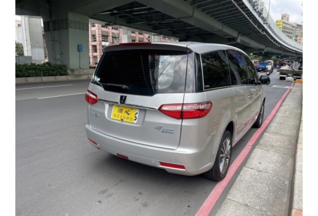 《原漆車 豪華型 SRSx4 環景 雙螢幕 電滑門 原廠保養》【保證實車實照實價】如有不實~整輛車送給您  第13張相片