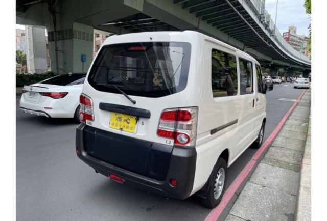 《原漆車 經典型 2+3人座 皮椅 僅駛5萬多公里 原廠保養保固》【保證實車實照實價】如有不實~整輛車送給您  第13張相片