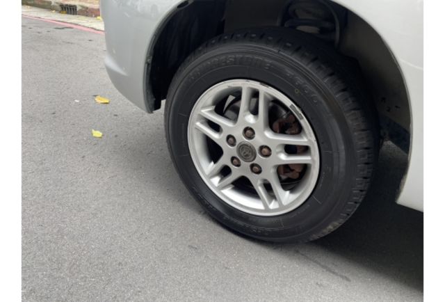 《原漆車 豪華型 E版 皮椅 鋁圈 中央冷氣》【保證實車實照實價】如有不實~整輛車送給您  第5張相片