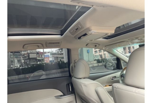 《全車原漆 豪華型 SRS 定速 電滑門 全景天窗》【保證實車實照實價】內外漂亮  第20張相片