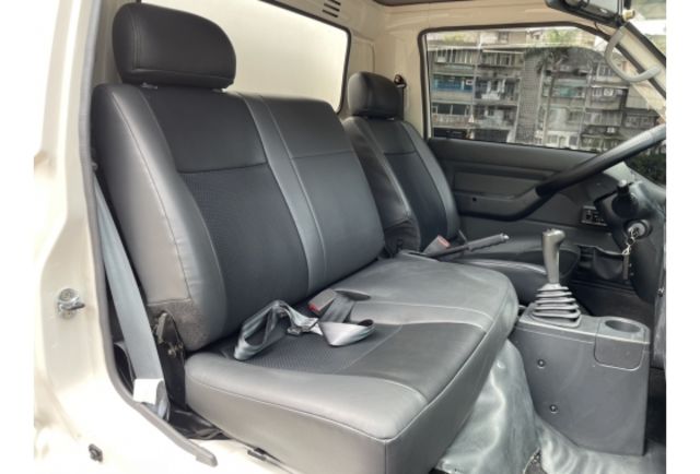 《原漆車 豪華型 皮椅 FRP高箱 電動遙控尾門 原廠保養》【保證實車實照實價】  第7張相片