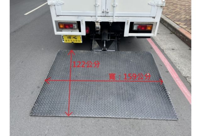 《原漆車 豪華型 皮椅 FRP高箱 電動遙控尾門 原廠保養》【保證實車實照實價】  第10張相片