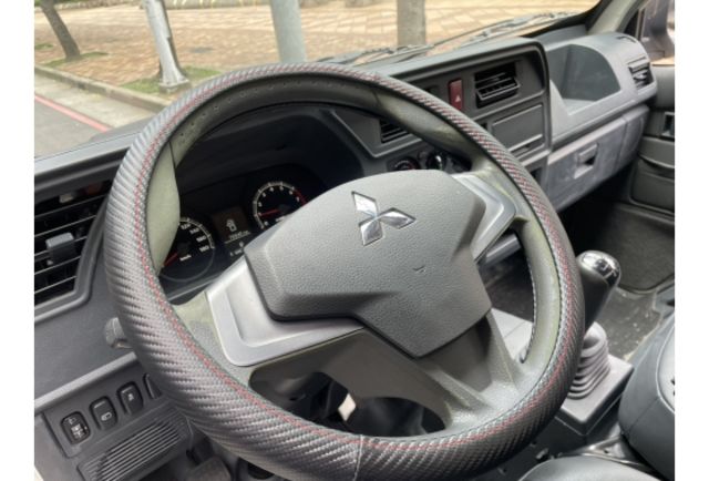 《原漆車 豪華型 皮椅 FRP高箱 電動遙控尾門 原廠保養》【保證實車實照實價】  第12張相片