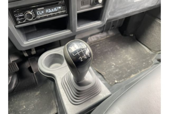 《原漆車 豪華型 皮椅 FRP高箱 電動遙控尾門 原廠保養》【保證實車實照實價】  第13張相片