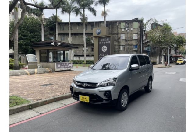 《全車原漆 精緻型 SRSx2 安卓機 僅駛1萬多公里》【保證實車實照實價】  第1張相片