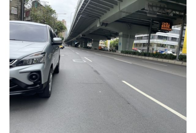 《全車原漆 精緻型 SRSx2 安卓機 僅駛1萬多公里》【保證實車實照實價】  第3張相片